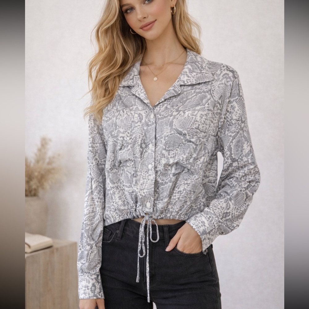 LNA Clothing Gray snake python Print Long Sleeve Top Size XS 23787